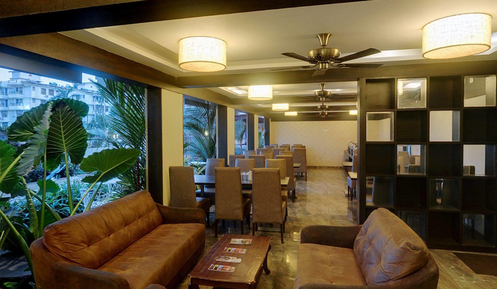 Resort De Crossroads Calangute Buitenkant foto