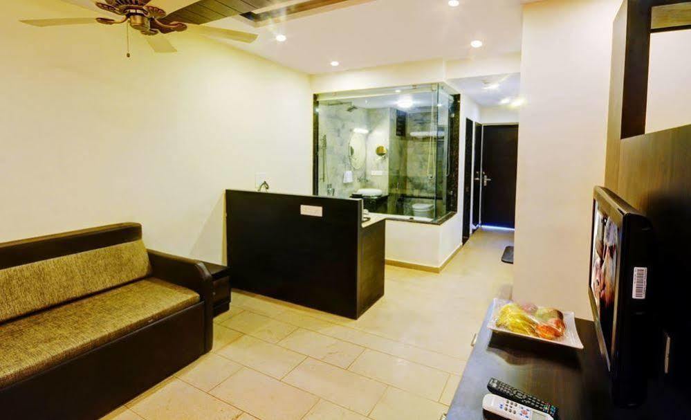 Resort De Crossroads Calangute Buitenkant foto